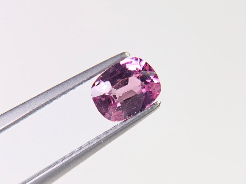 MYGA-14　マラヤガーネット　0.86ct