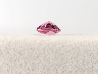 MYGA-12　マラヤガーネット　0.89ct