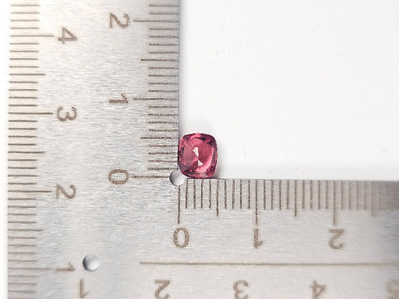 MYGA-13　マラヤガーネット　0.90ct