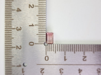 TRM-2　トルマリン　0.69ct