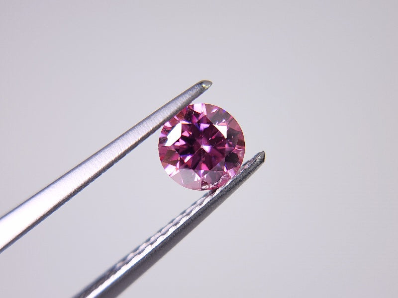 piMOI-6　合成ピンクモアッサナイト　0.46ct