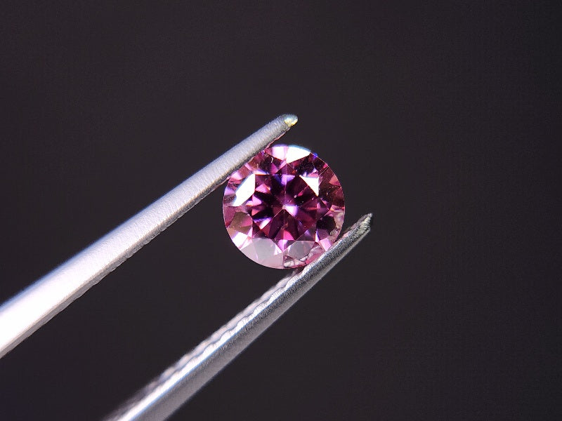 piMOI-6　合成ピンクモアッサナイト　0.46ct