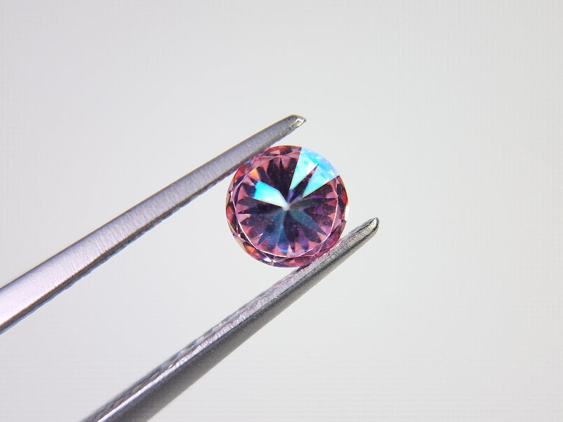 piMOI-6　合成ピンクモアッサナイト　0.46ct