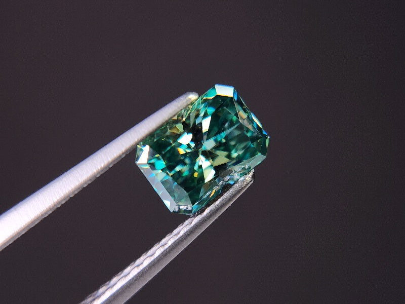 gMOI-1　合成グリーンモアッサナイト　0.94ct