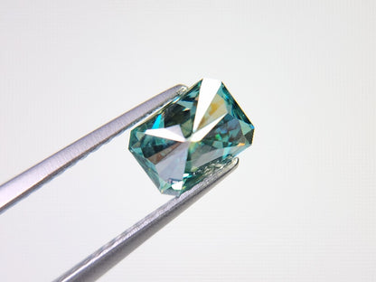 gMOI-1　合成グリーンモアッサナイト　0.94ct