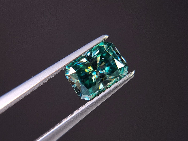 gMOI-3　合成グリーンモアッサナイト　0.93ct