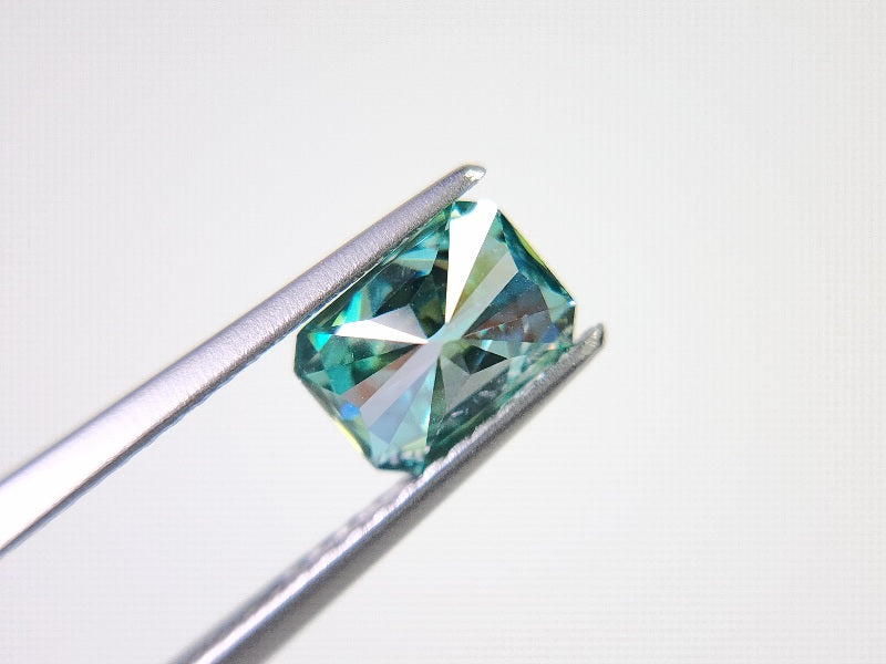 gMOI-3　合成グリーンモアッサナイト　0.93ct