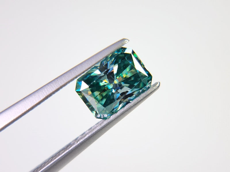 gMOI-4　合成グリーンモアッサナイト　0.93ct