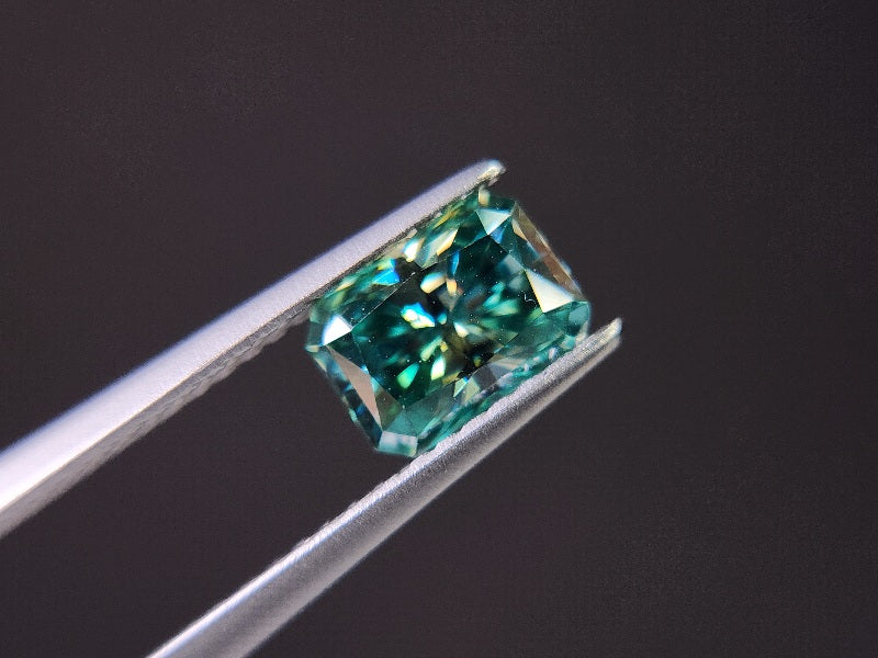 gMOI-5　合成グリーンモアッサナイト　0.92ct