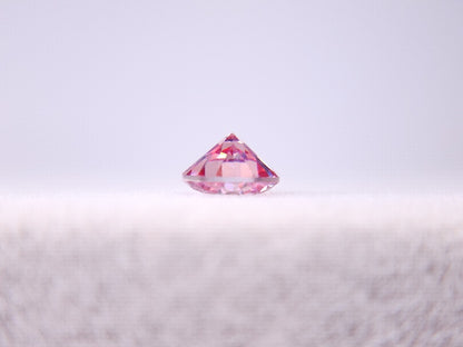 piMOI-7　合成ピンクモアッサナイト　0.46ct