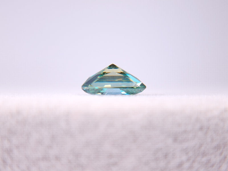 gMOI-1　合成グリーンモアッサナイト　0.94ct