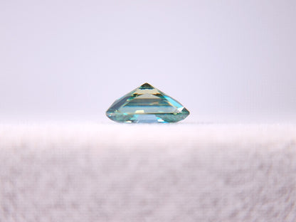 gMOI-1　合成グリーンモアッサナイト　0.94ct