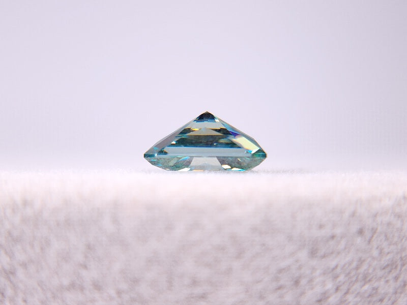 gMOI-2　合成グリーンモアッサナイト　0.94ct