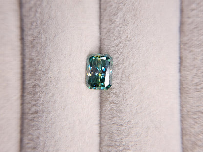 gMOI-2　合成グリーンモアッサナイト　0.94ct