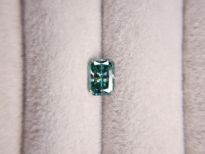 gMOI-3　合成グリーンモアッサナイト　0.93ct