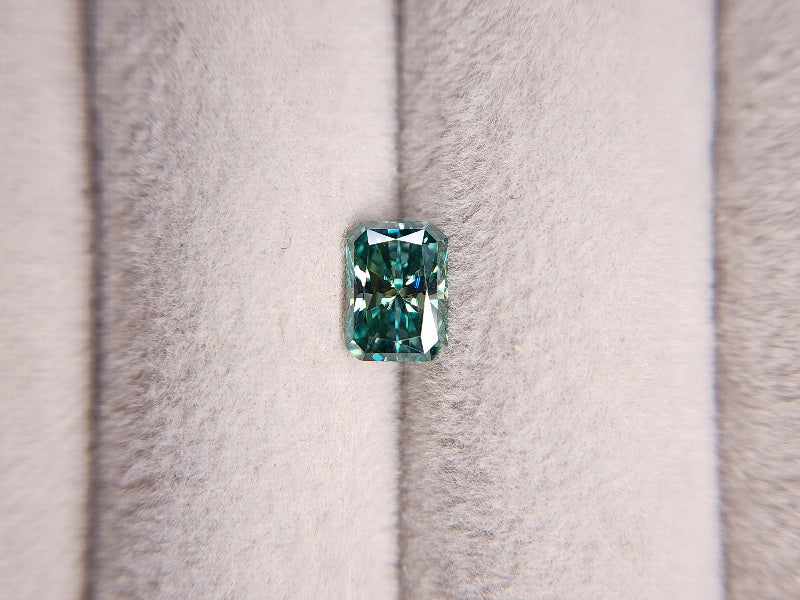 gMOI-5　合成グリーンモアッサナイト　0.92ct