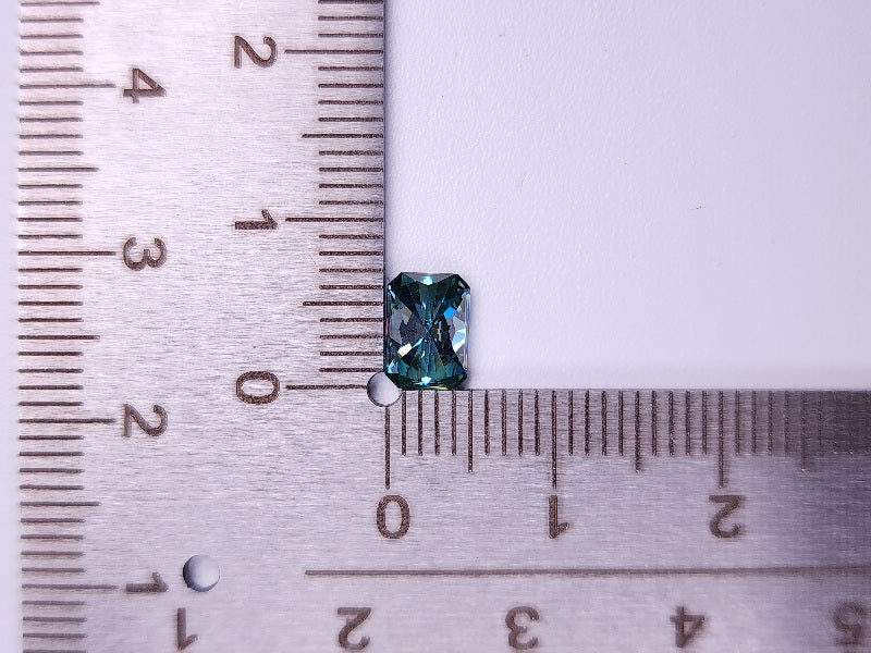 gMOI-2　合成グリーンモアッサナイト　0.94ct