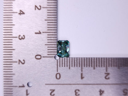 gMOI-3　合成グリーンモアッサナイト　0.93ct