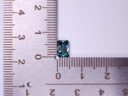 gMOI-4　合成グリーンモアッサナイト　0.93ct