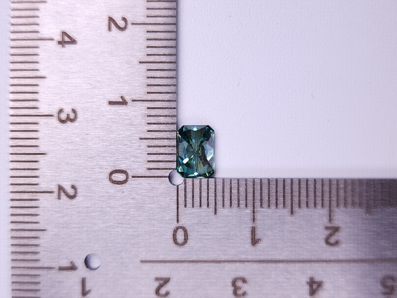 gMOI-5　合成グリーンモアッサナイト　0.92ct