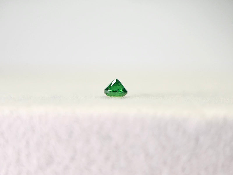 TSV-70　ツァボライト　0.18ct