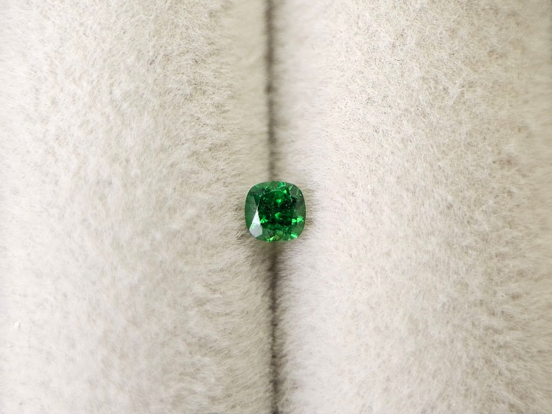 TSV-70　ツァボライト　0.18ct