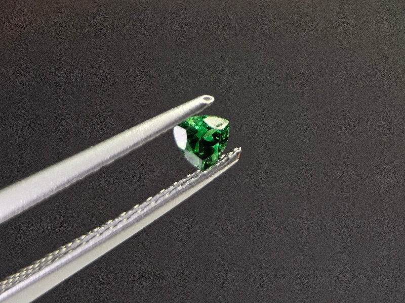 TSV-100　ツァボライト　0.11ct