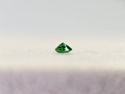 TSV-100　ツァボライト　0.11ct
