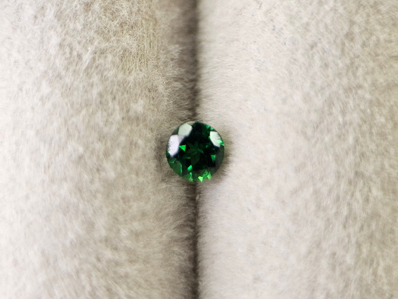 TSV-8　ツァボライト　0.22ct