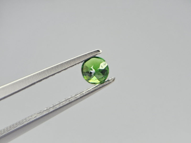 TSV-9　ツァボライト　0.22ct