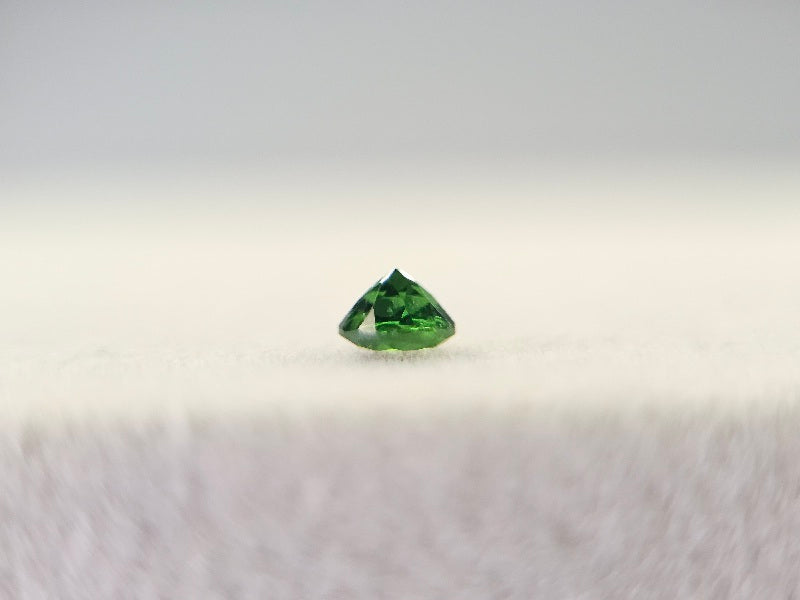 TSV-9　ツァボライト　0.22ct