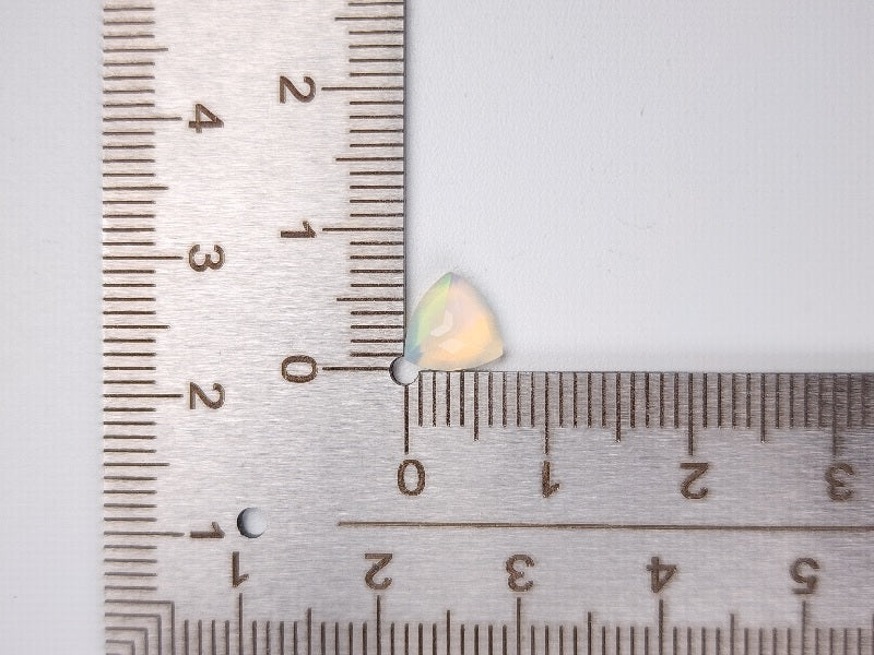 【500円均一】9/14新着！　オパール　0.57ct　10