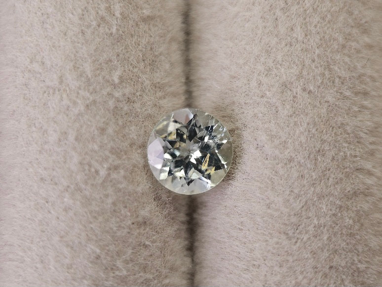 gBE-48　グリーンベリル　0.87ct