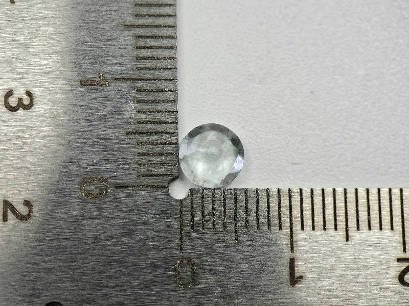 gBE-50　グリーンベリル　0.69ct