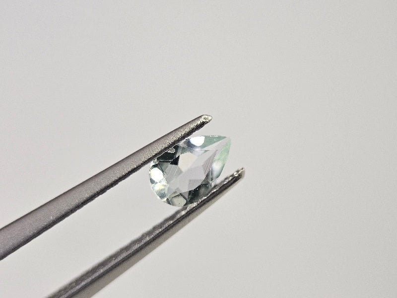 gBE-142　グリーンベリル　0.28ct