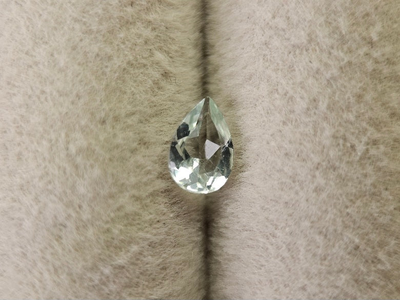 gBE-142　グリーンベリル　0.28ct