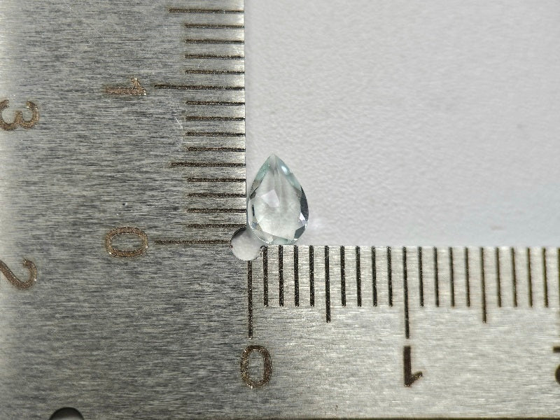 gBE-142　グリーンベリル　0.28ct