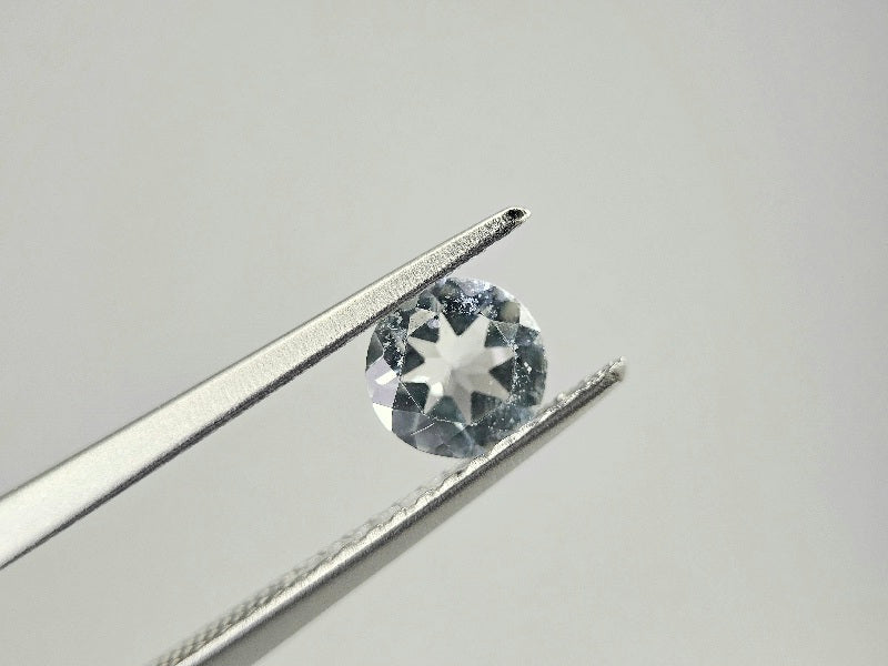 gBE-100　グリーンベリル　0.37ct