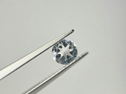 gBE-100　グリーンベリル　0.37ct