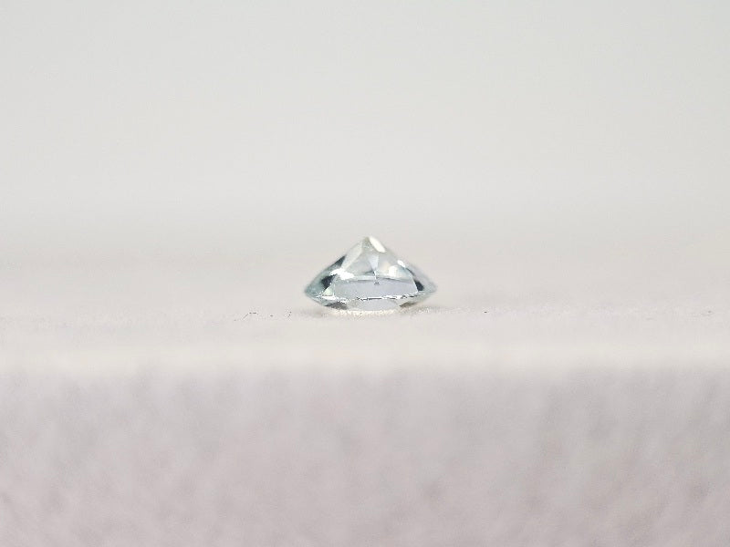 gBE-100　グリーンベリル　0.37ct