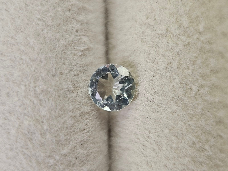 gBE-100　グリーンベリル　0.37ct