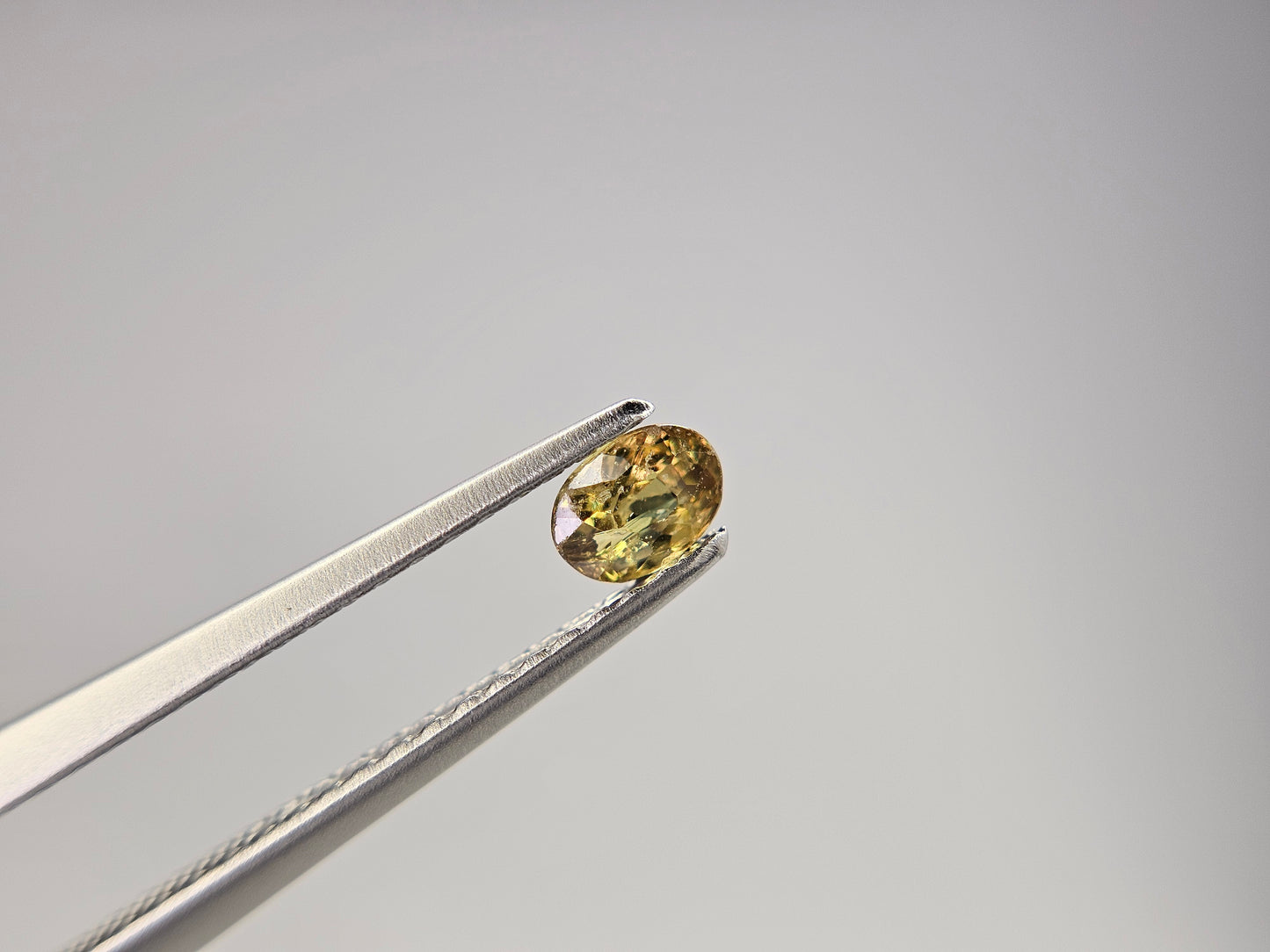 DEGA-ｄ【ランダム発送】デマントイドガーネット【1石あたり約0.26ct】
