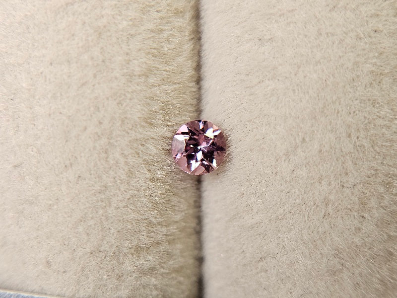 SP-37　スピネル　0.18ct