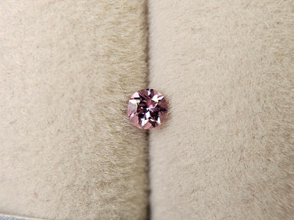 SP-37　スピネル　0.18ct