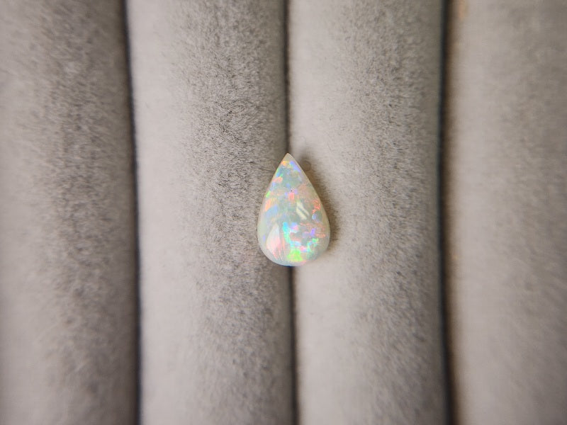 OP-82　オパール(オーストラリア産)　0.87ct