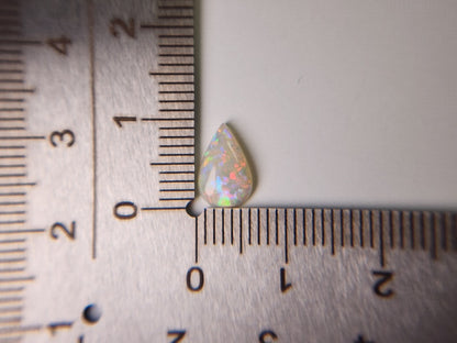 OP-82　オパール(オーストラリア産)　0.87ct
