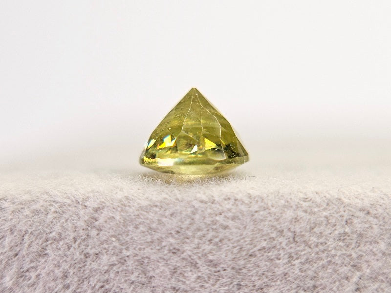SPH-24　スフェーン　0.81ct