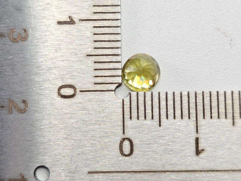 SPH-24　スフェーン　0.81ct