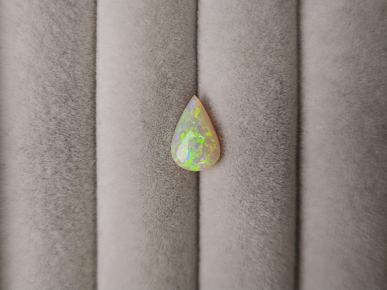 OP-83　オパール(オーストラリア産)　0.74ct