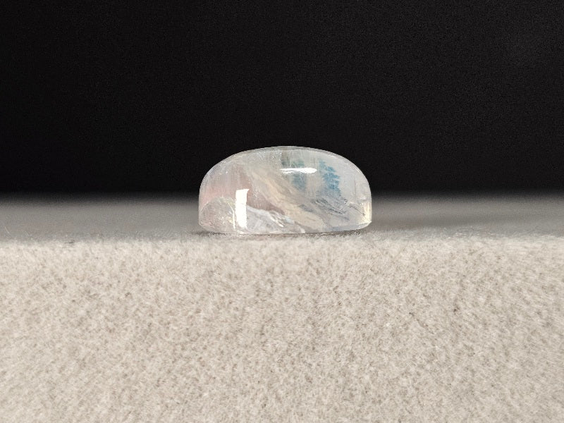 rMO-4　レインボームーンストーン　4.60ct